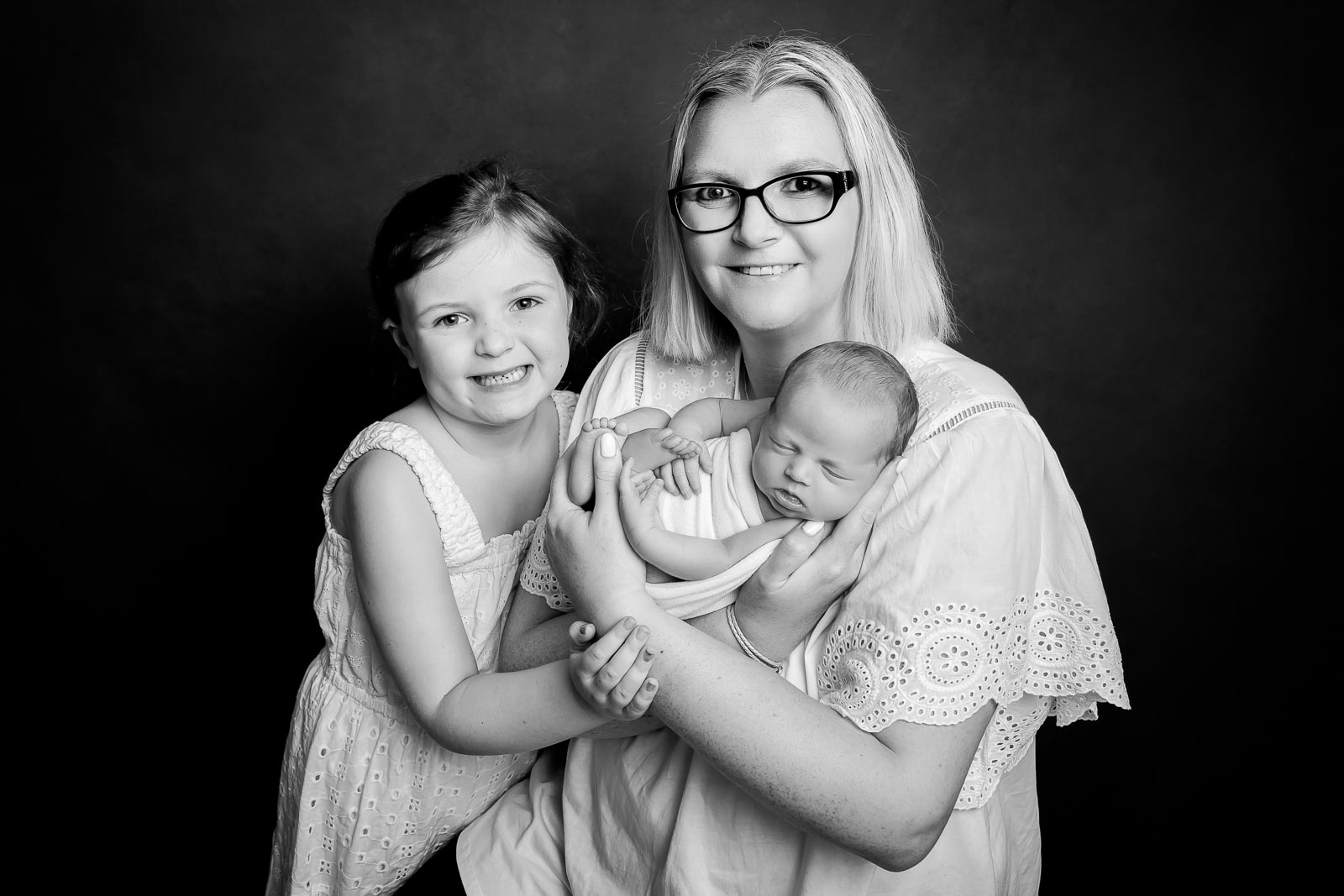 22-newborn-photography-Ireland-Tipperary-photographer-Clonmel-Dungarvan-Waterford-Kilkenny-children-pictures- family-portrait-studio-MONIKA GRABOWSKA