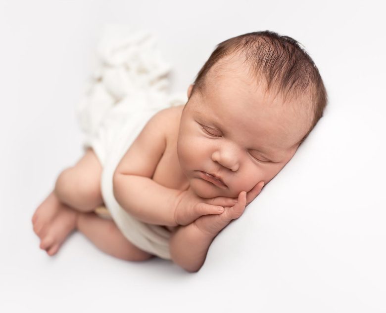 3 reasons why you should book newborn photography session ahead of time​